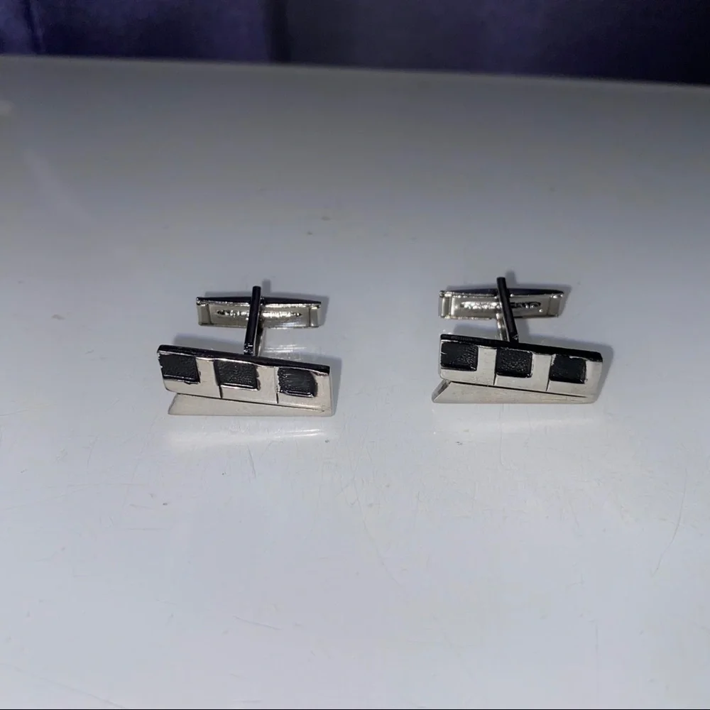 Silver train style cufflinks &‎ matching tie clip